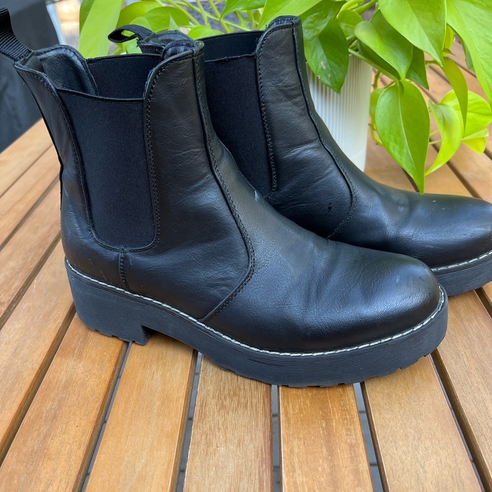 Chinese Laundry, Size 8.5, Women’s Maps Bootie